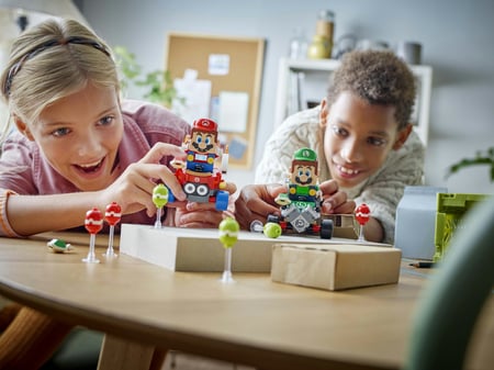 LEGO Super Mario Mario Kart™ – Baby Mario kontra Baby Luigi