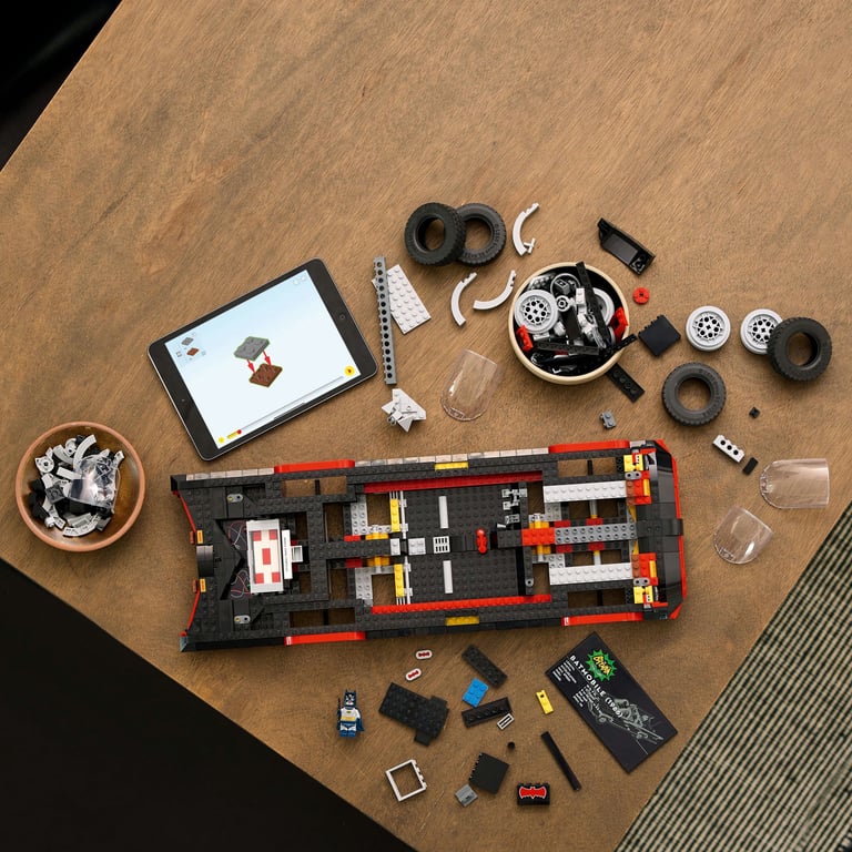 фото Авто-конструктор LEGO DC Batman Бетмобіль із класичного серіалу «Бетмен» (76328)