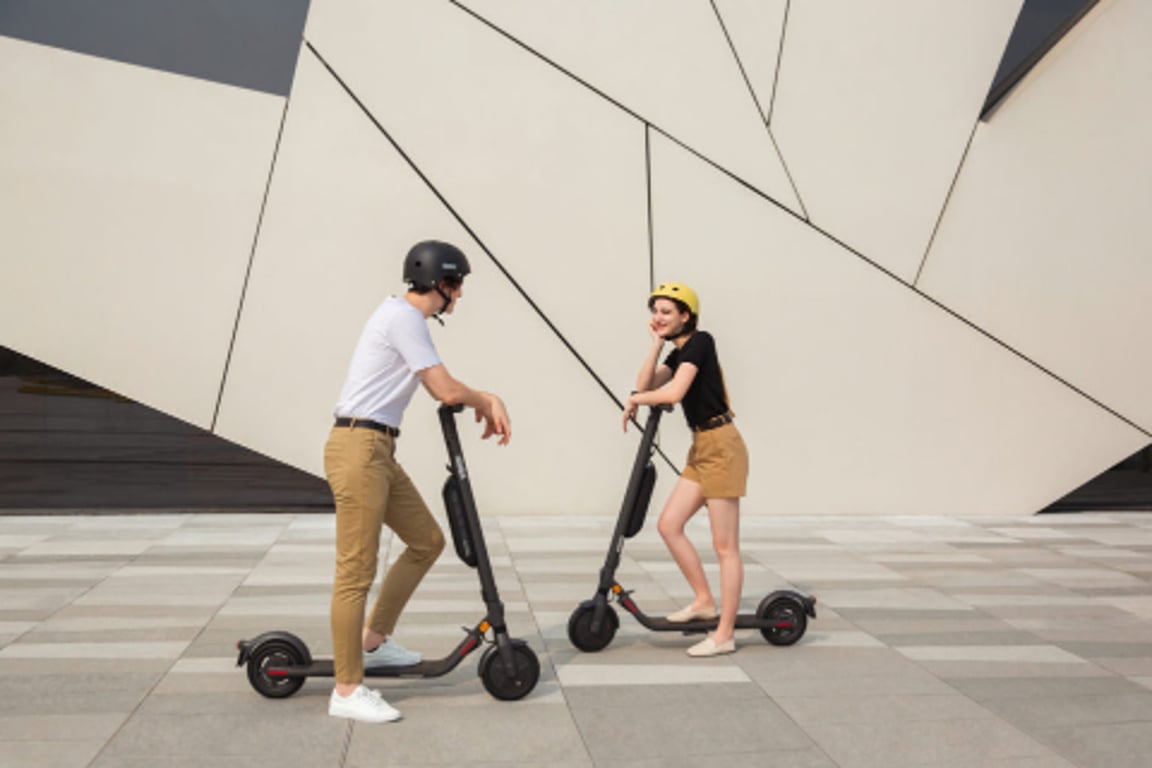 Ninebot by Segway E45D elektryczna hulajnoga 20 km/h Czarny, Szary