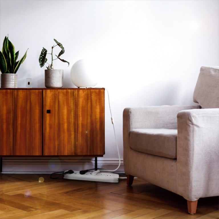 LogiLink LPS402 rozgałęziacz 1,5 m 5 x gniazdo sieciowe Wewnętrzna Biały