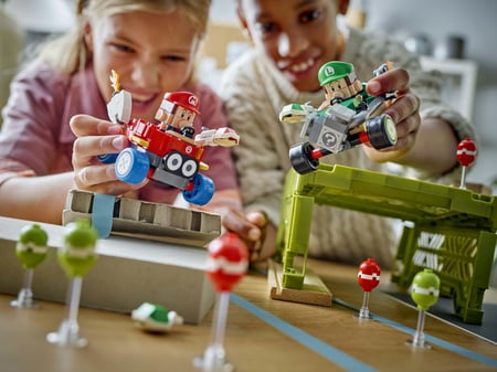 LEGO Super Mario Mario Kart™ – Baby Mario kontra Baby Luigi