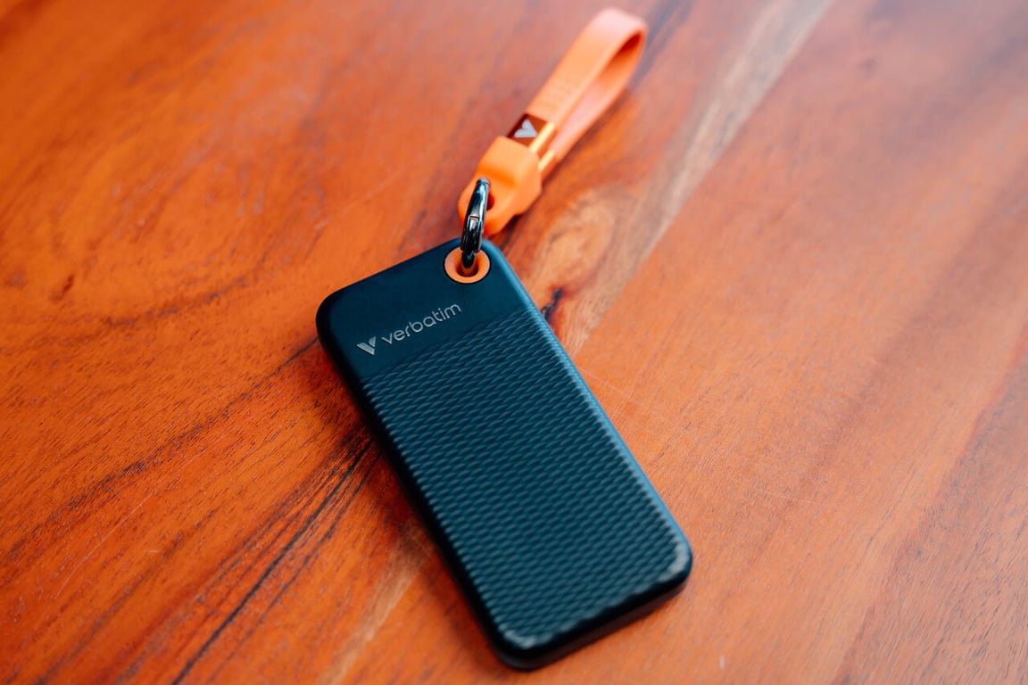 фото SSD накопитель Verbatim Pocket 512 GB Orange (32285) 2