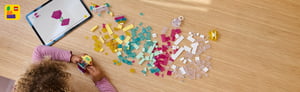 LEGO Classic Magiczny zestaw z przezroczystymi klockami