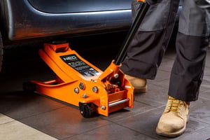 NEO tools 11-731 lyft/stativ för fordon