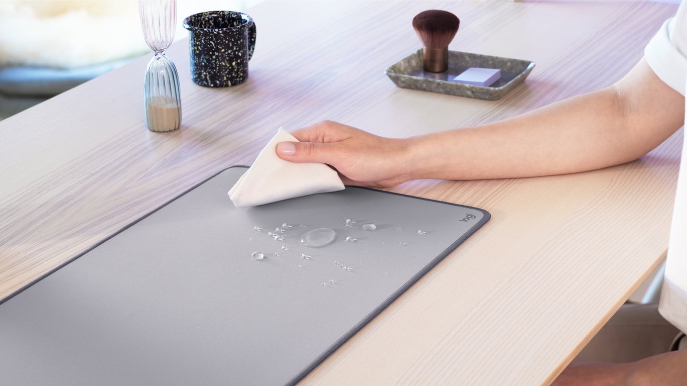Logitech Desk Mat