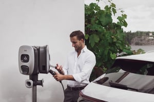 Charge Amps Dawn Srebrny, Czarny Aluminium Ściana 3