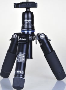 Rollei M5-Mini-Stativ für digitale/analoge Kameras, 3 Beine, Schwarz, Blau
