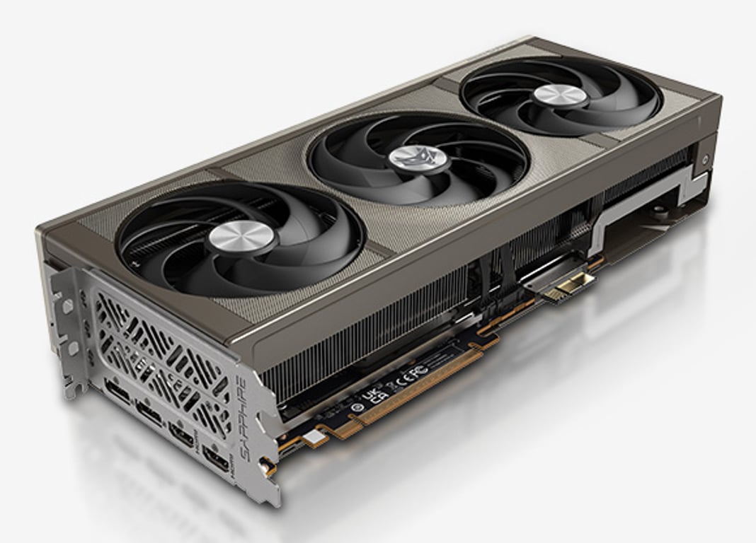 фото Видеокарта Sapphire Nitro+ RX 9070 XT 16G (11348-08-20G) 1