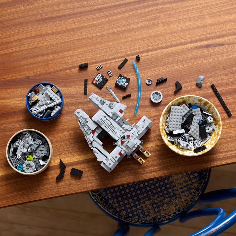 фото Блоковий конструктор LEGO Star Wars Тисячолітній Сокіл (75375)