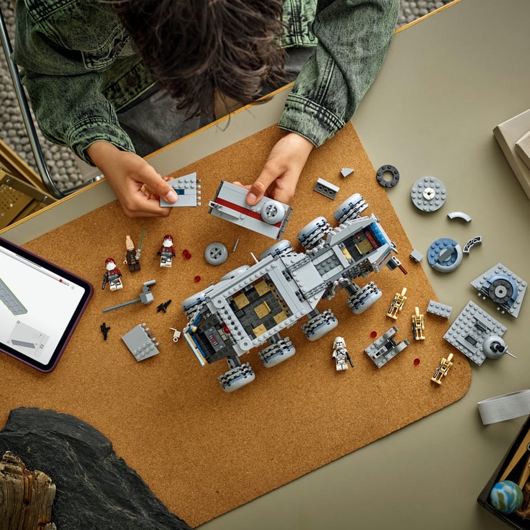 фото Блоковий конструктор LEGO Star Wars Джаггернаут Великої армії Республіки (75413)