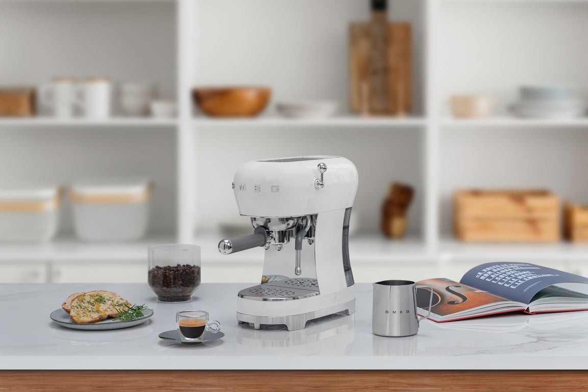 Smeg ECF02WHEU ekspres do kawy Ręczny Ekspres do espresso 1,1 l