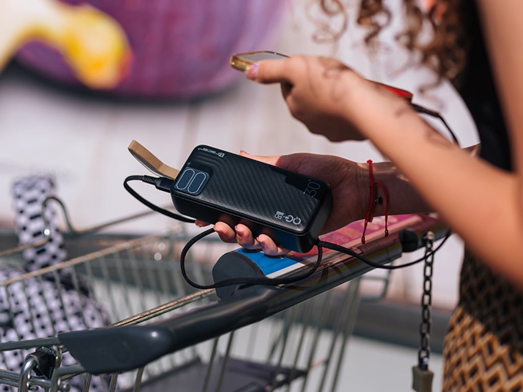 фото Зовнішній акумулятор (павербанк) Tracer BLAZE 30000mAh 65W Black (TRABAT47505)