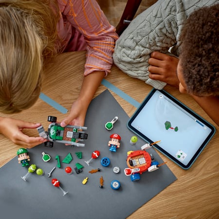 LEGO Super Mario Mario Kart™ – Baby Mario kontra Baby Luigi