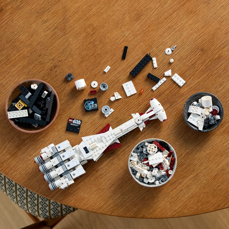 фото Блоковий конструктор LEGO Star Wars Тантів IV (75376)