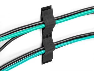 DeLOCK Selbstklebende Kabelhalterung mit Klettverschluss, Länge 110 mm x Breite 20 mm, 10er-Set, schwarz