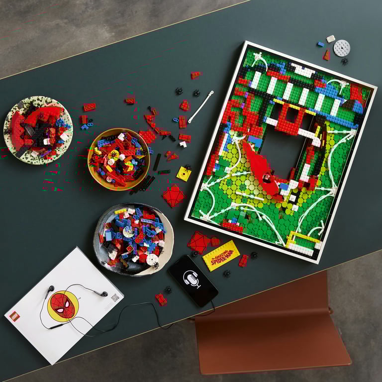 фото Блоковий конструктор LEGO Неймовірна людина-павук (31209)