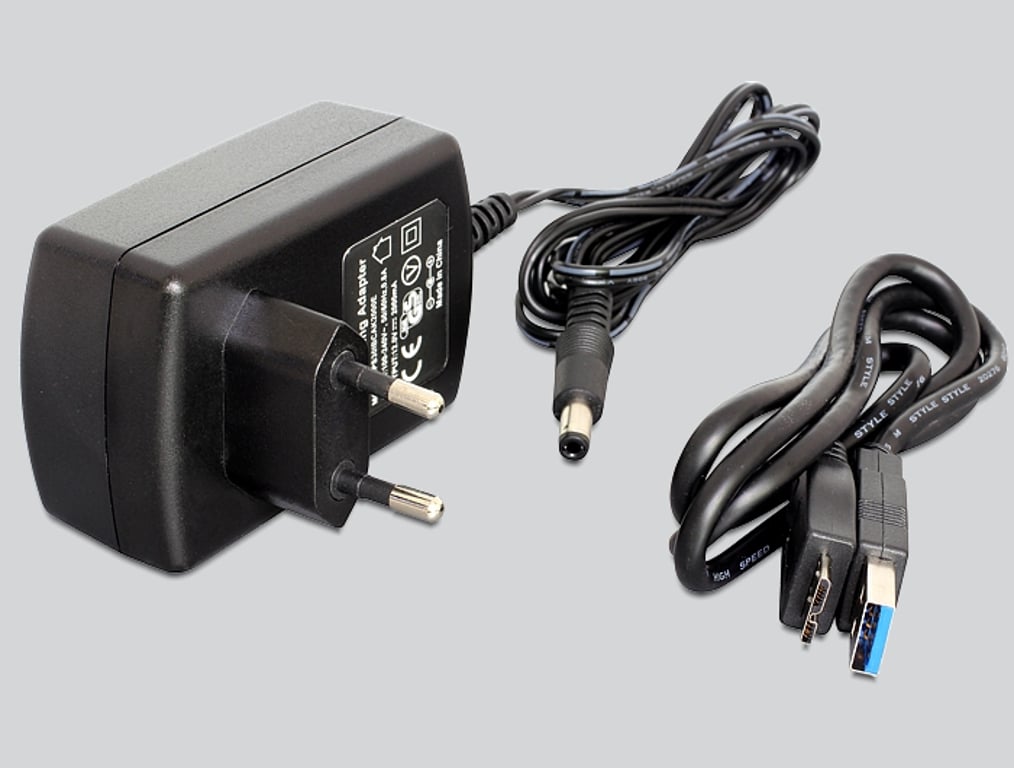 DeLOCK 62486 przejściówka do kabli USB3.0 SATA III Czarny