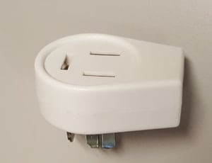 Microconnect TLFDIV-Adapter für Netzstecker Typ K (DK), schwarz
