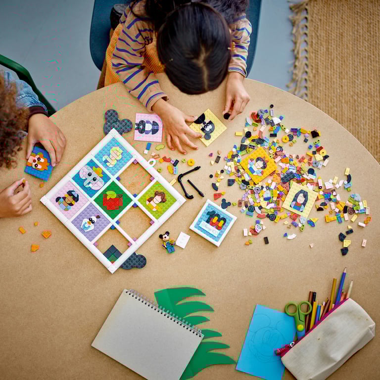 фото Блоковий конструктор LEGO Disney 100-та річниця мультиплікації Disney (43221)