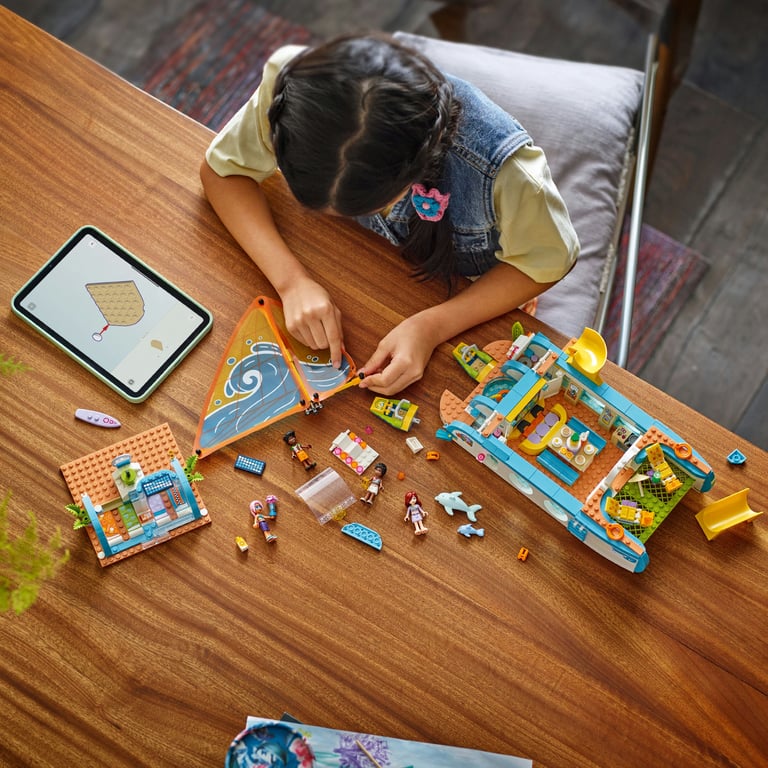 фото Блоковий конструктор LEGO Friends Пригоди на туристичному човні (42664)