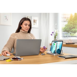 Kensington K59090WW laddare för bärbara enheter: smartphone, surfplatta, klocka. Silverfärgad USB-laddare med trådlös laddning (inbyggd)