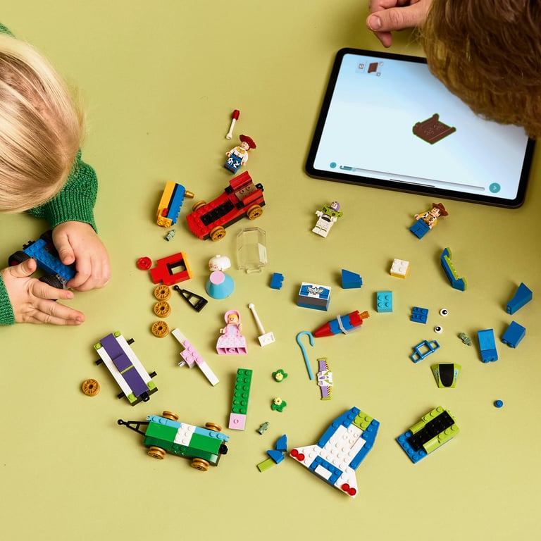 LEGO Disney Toy Story — Okolicznościowy pociąg i Pan Sterowany