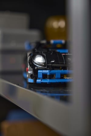 LEGO Technic Samochód wyścigowy Porsche GT4 e-Performance