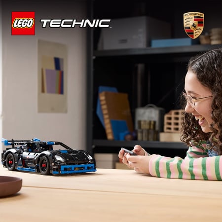 LEGO Technic Samochód wyścigowy Porsche GT4 e-Performance