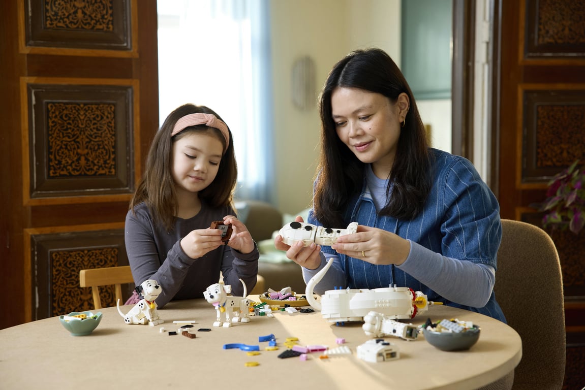 LEGO Disney 101 dalmatyńczyków — Szczeniaczki Szczęściarz i Penny