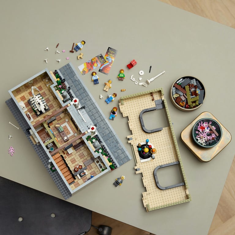 фото Блоковий конструктор LEGO Icons Музей природної історії (10326)