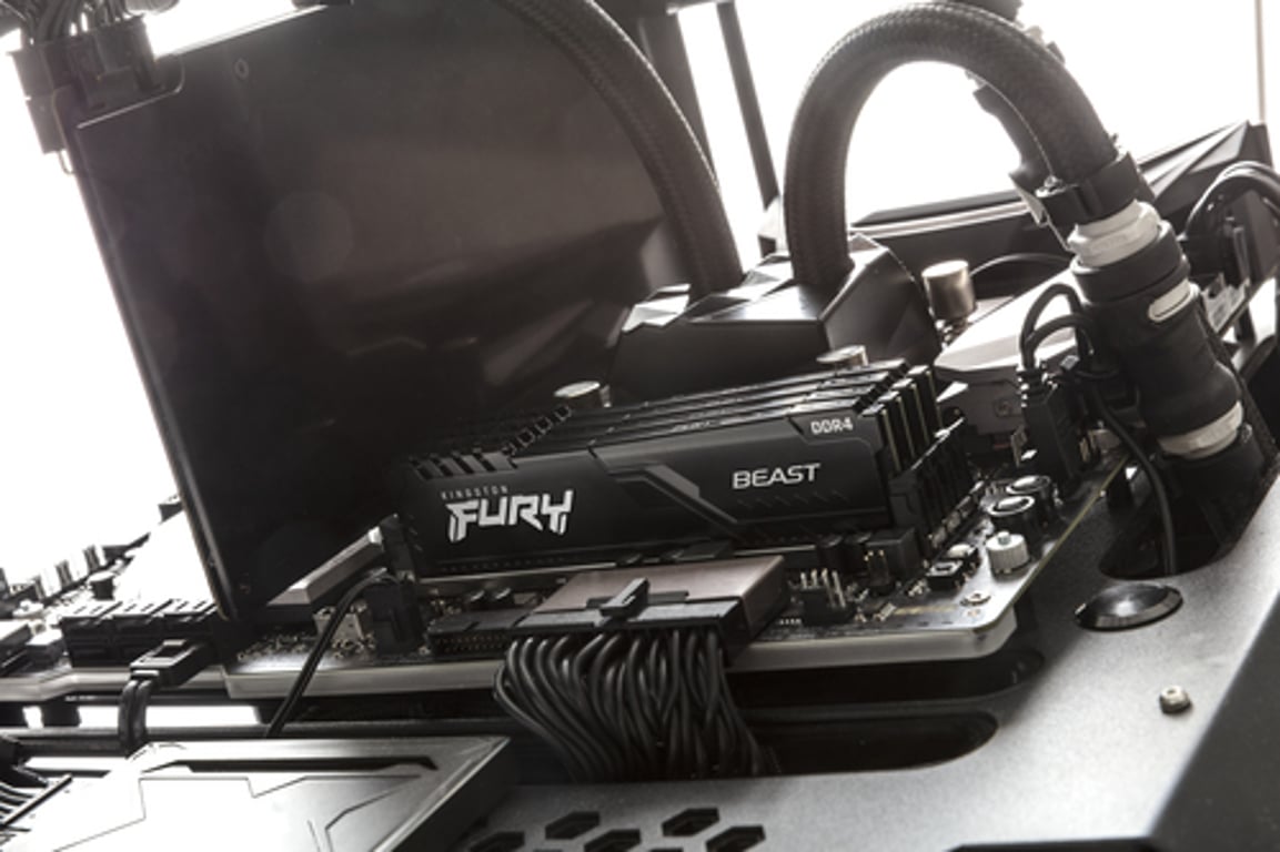 Kingston Technology FURY Beast 32GB 3600MT/s DDR4 CL18 DIMM Black