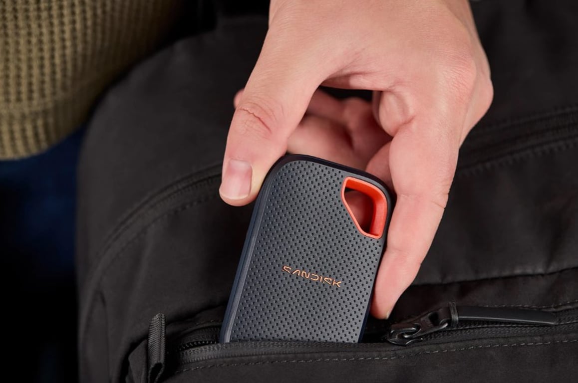 фото SSD накопитель SanDisk Extreme Portable V3 4 TB (SDSSDE70-4T00-G25) 2