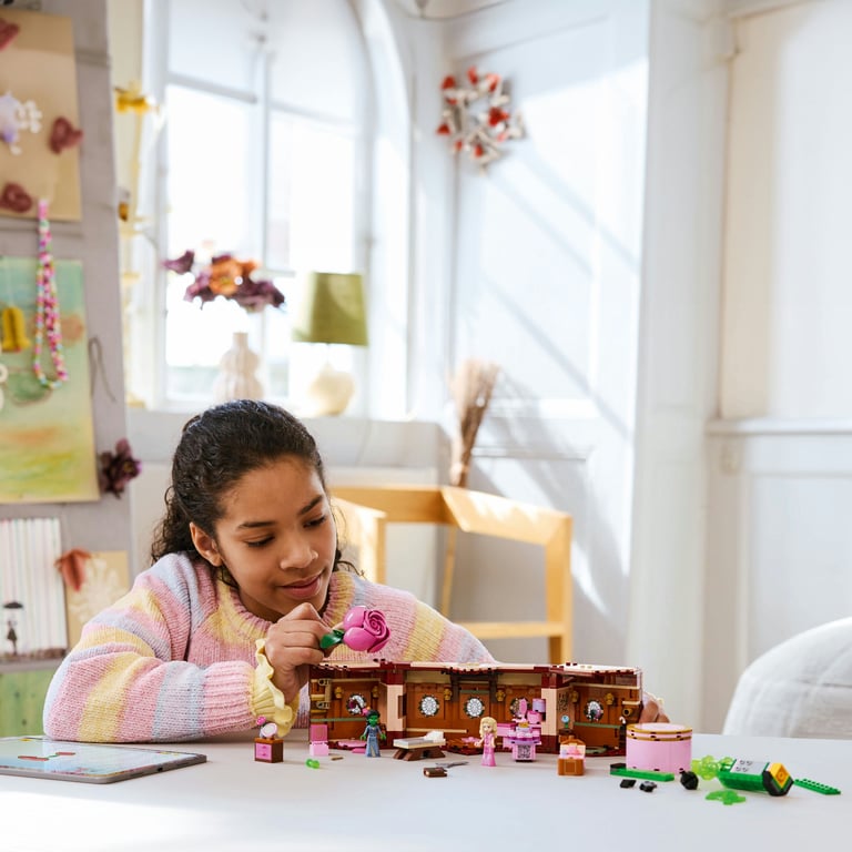 фото Блоковий конструктор LEGO Wicked Кімната Ґлінди й Ельфаби (75683)