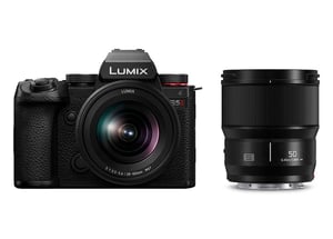 Panasonic Lumix S5II + S 20-60MM F3.5-5.6 + 50mm F1.8 Bezlusterkowiec 24,2 MP CMOS 12000 x 8000 px Czarny