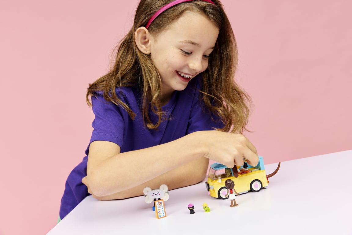 LEGO Friends Furgonetka z akcesoriami dla zwierząt