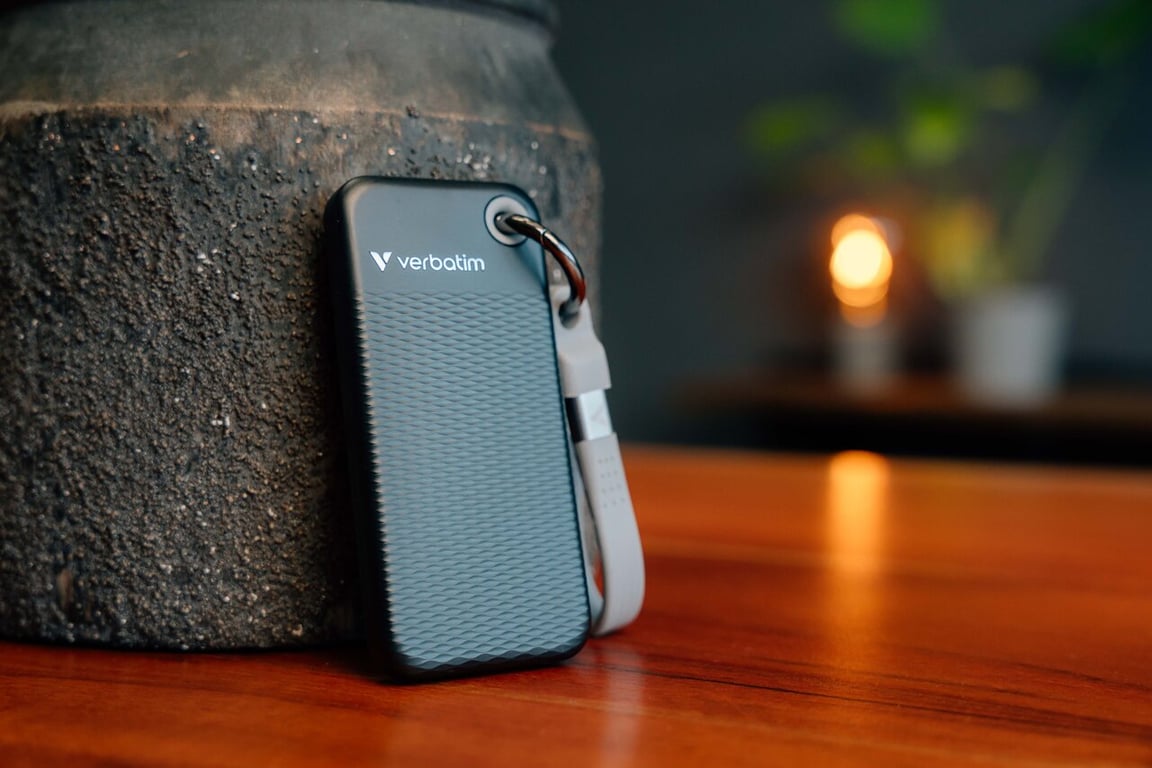 фото SSD накопитель Verbatim Pocket 512 GB Grey (32282) 2