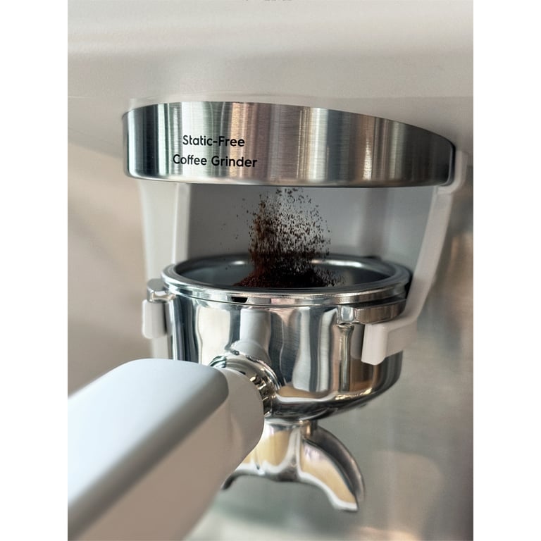 фото Рожковая кофеварка эспрессо Electrolux E8EC1-8SW 3