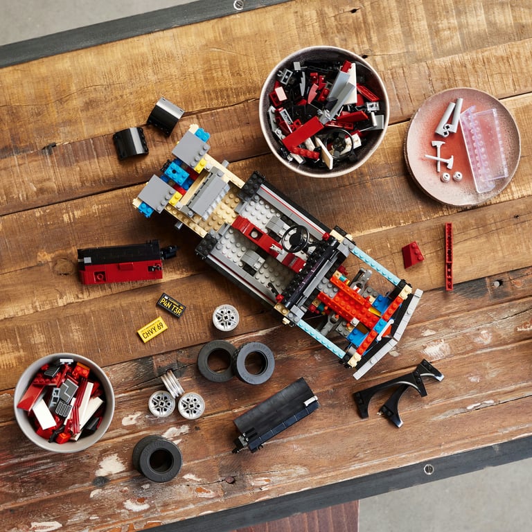 фото Авто-конструктор LEGO Icons Шевроле Камаро Z28 (10304)