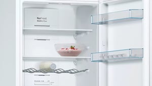 Bosch Serie 4 KGN36VWED lodówko-zamrażarka Wolnostojący 326 l Biały