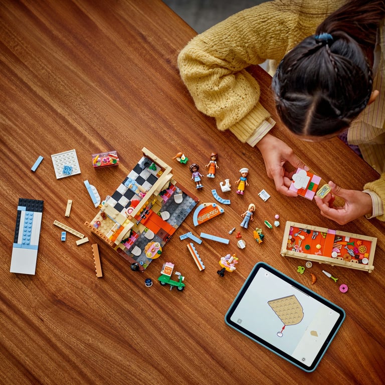 фото Блоковий конструктор LEGO Friends Ресторан і кулінарна школа (42655)