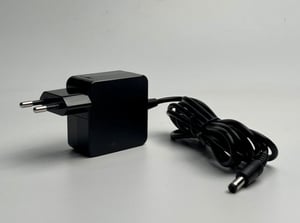 CoreParts MBA1085 adapter zasilający/ inwentor Wewnętrzna 18 W Czarny