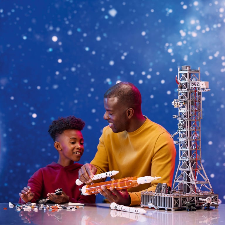 фото Блоковий конструктор LEGO Icons Система космічного запуску NASA Артеміда (10341)