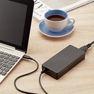 FSP NB C adapter zasilający/ inwentor Wewnętrzna 100 W Czarny