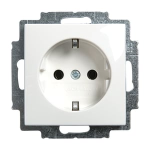 Busch-Jaeger 2CKA002099A0304 Type F Electrical Outlet, White