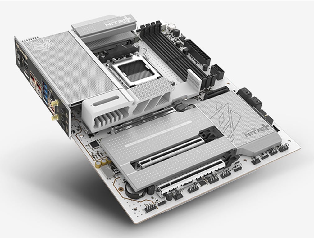 фото Материнская плата Sapphire Nitro+ X870EA PhantomLink Polar (52122-11-40G) 3