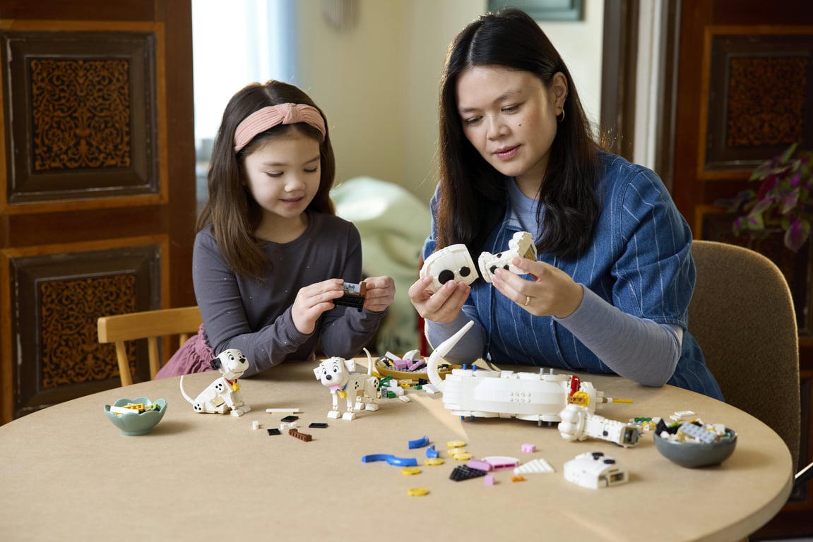 LEGO Disney 101 dalmatyńczyków — Szczeniaczki Szczęściarz i Penny