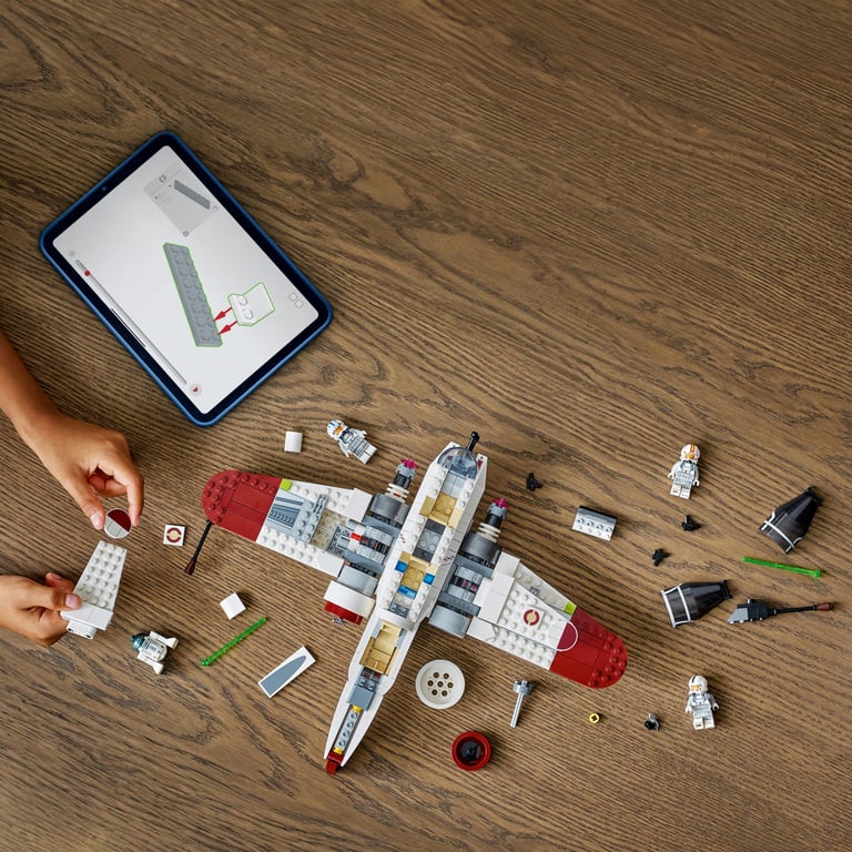 фото Блоковий конструктор LEGO Star Wars Зоряний винищувач ARC-170 497 деталей (75402)