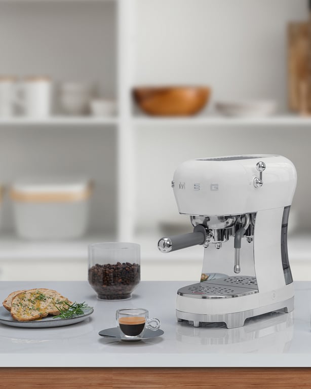 Smeg ECF02WHEU ekspres do kawy Ręczny Ekspres do espresso 1,1 l