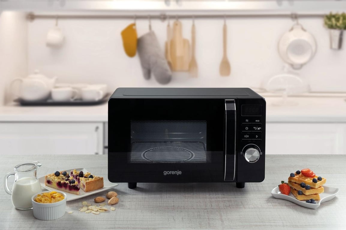 Gorenje MO20S4BC Czarny Mikrofalówka Solo Blat 20 l 700 W
