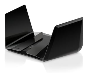 NETGEAR RAX200 Tri-Band-Gigabit-Ethernet-WLAN-Router (2,4 GHz/5 GHz/5 GHz) Schwarz